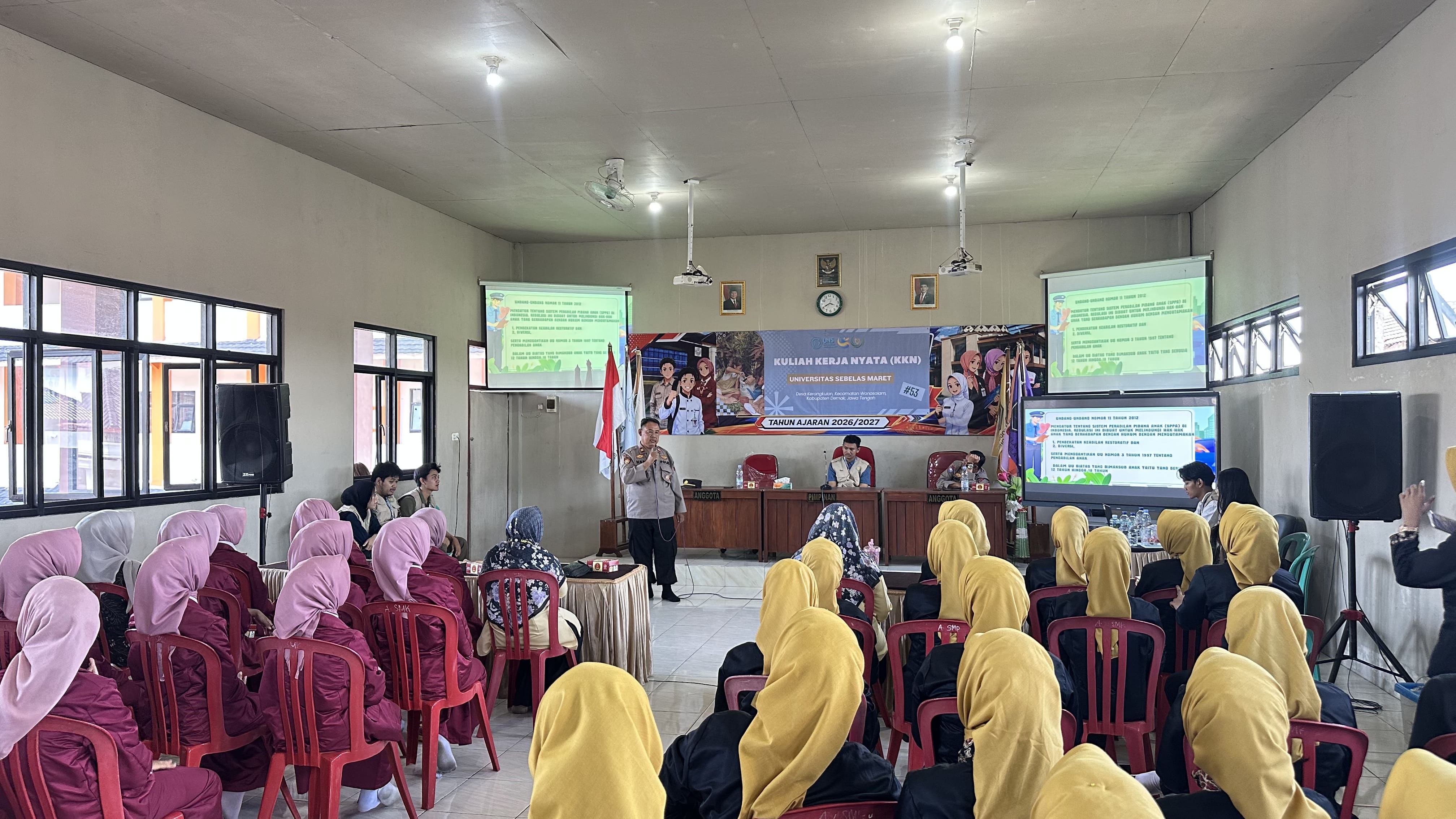 Cegah Kenakalan Remaja, Mahasiswa KKN UNS Kelompok 53 Gelar Sosialisasi "Remaja Sadar Hukum" di SMK Al Fadhila Demak